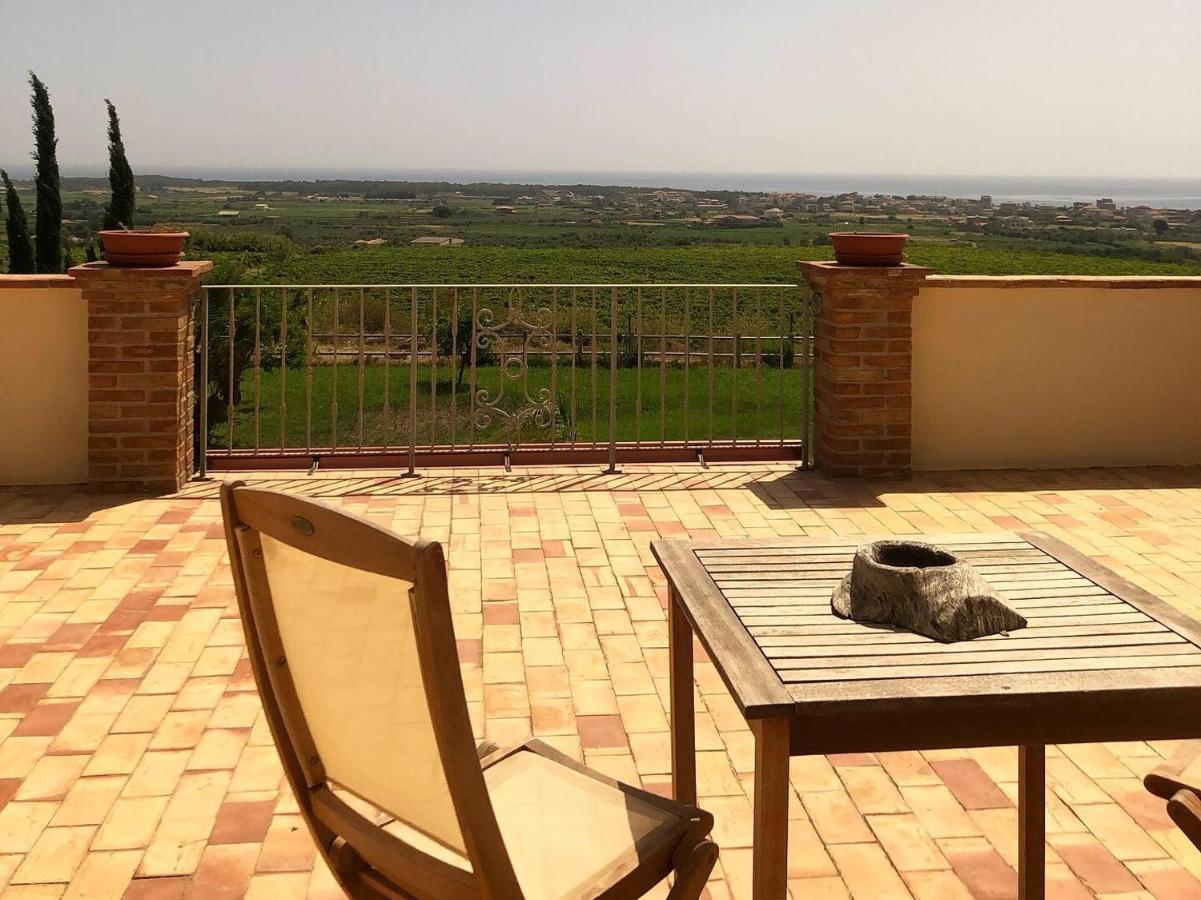 Agriturismo Donna Germana Cirò Marina Exterior foto